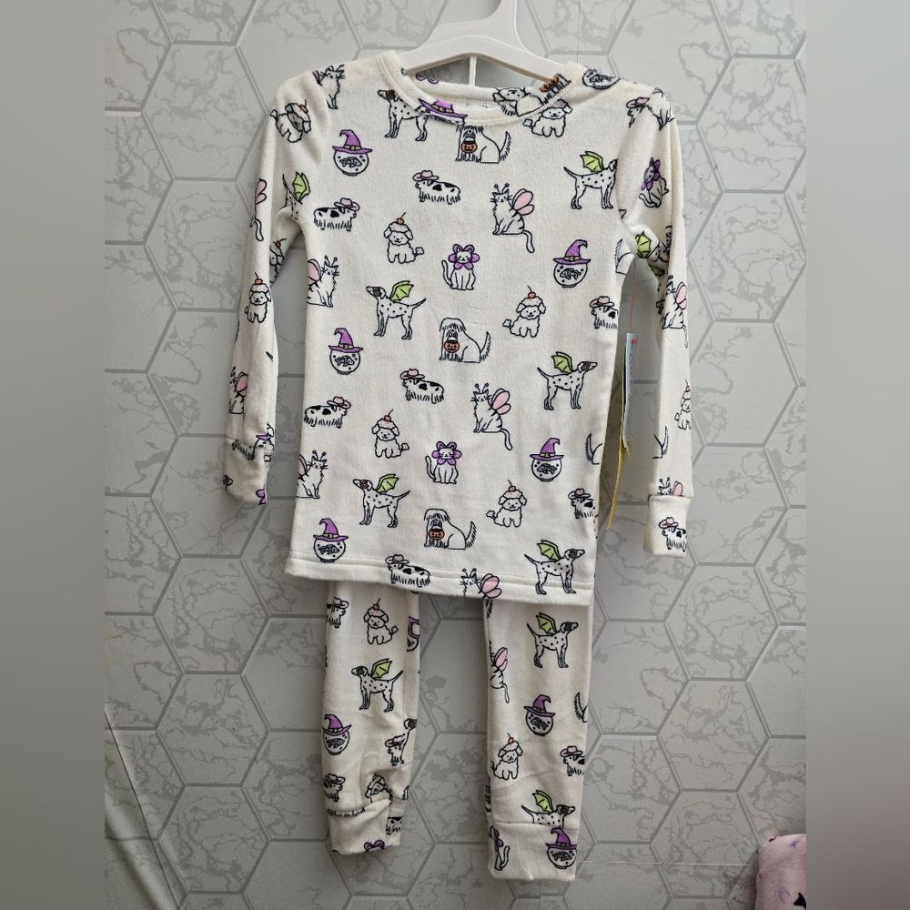 Nwt Girl's Cat & Jack Snuggly Soft Velour Halloween Pajama Set